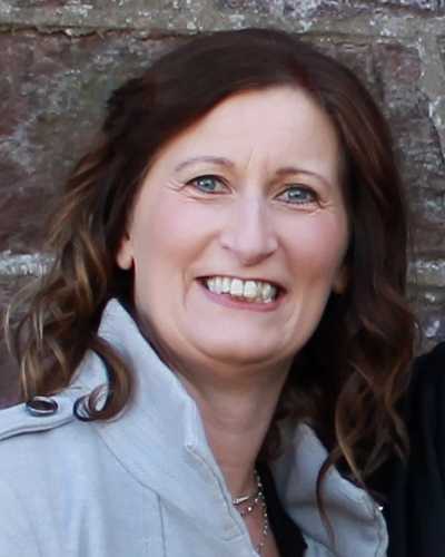 Róisín  Doogue