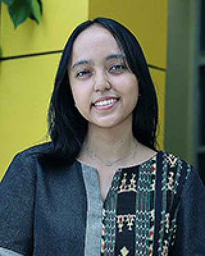 Dina Valentina Blegur