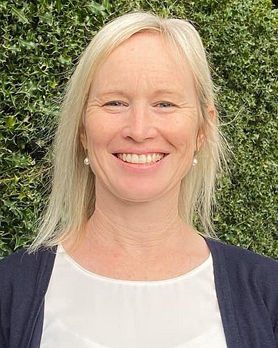 Amanda  Hay